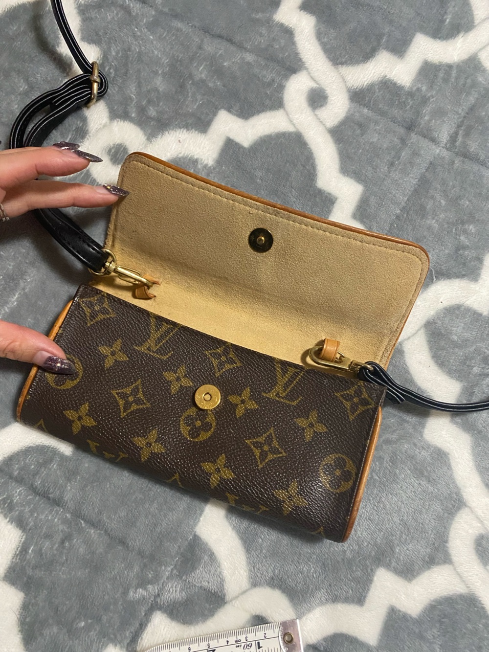 Louis Vuitton Monogram Canvas Brown Crossbody Wallet - Picture 8 of 8